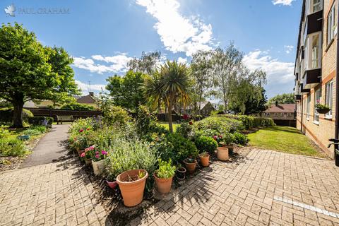1 bedroom flat for sale, Thicket Road, Sutton