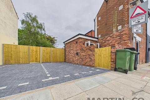 2 bedroom ground floor flat to rent, Fawcett Road, Southsea