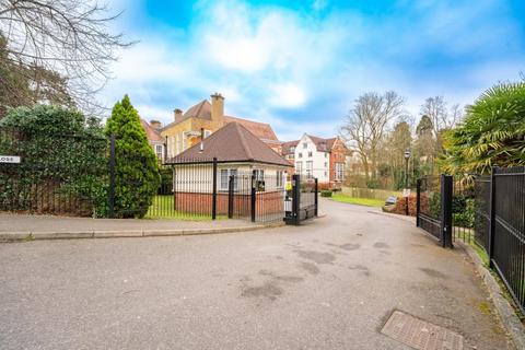 2 bedroom apartment for sale, Cottage Close, HA2