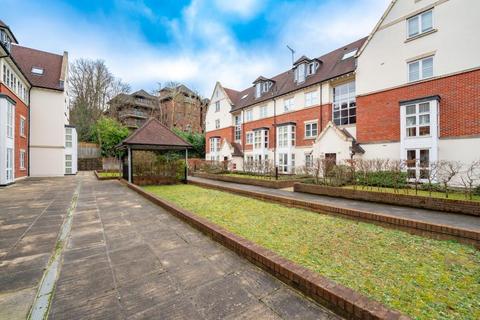 2 bedroom apartment for sale, Cottage Close, HA2