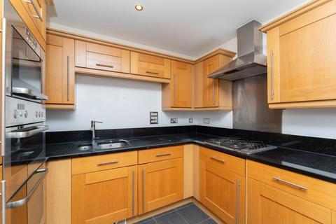 2 bedroom apartment for sale, Cottage Close, HA2