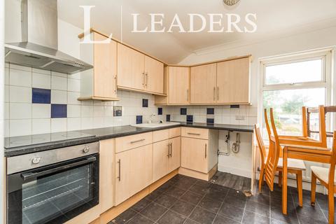 4 bedroom flat to rent, Warren Avenue, Southampton, SO16