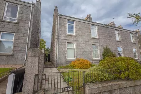 4 bedroom maisonette for sale