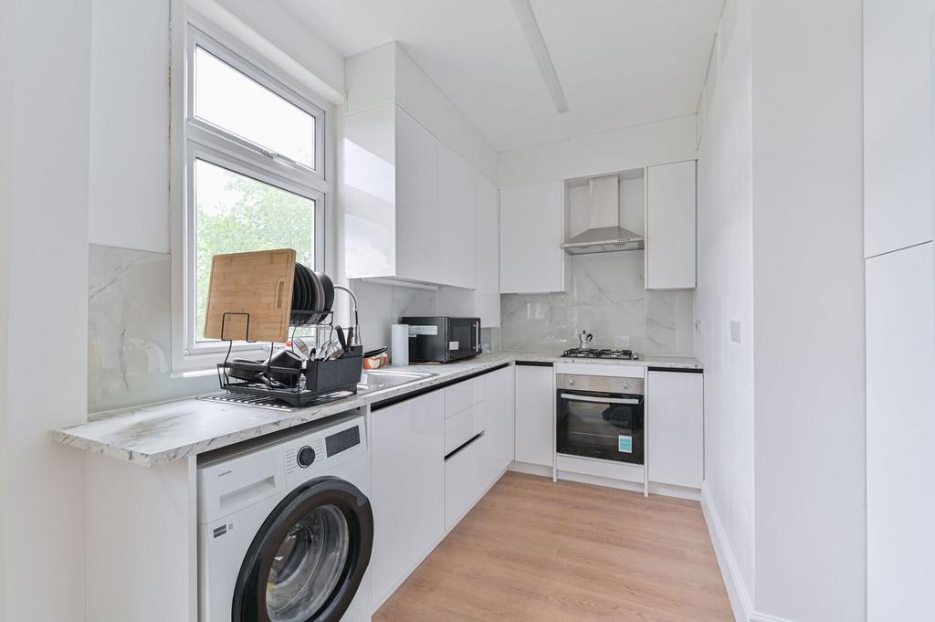 Apartment in London, Streatham - View 4