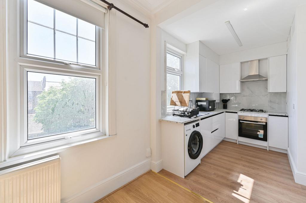 Apartment in London, Streatham - View 5