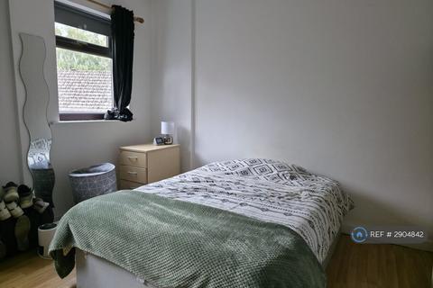 Studio to rent, High Lane, Manchester, M21