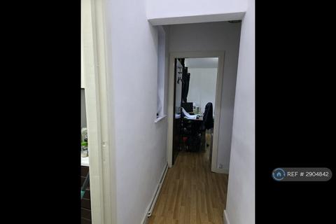 Studio to rent, High Lane, Manchester, M21