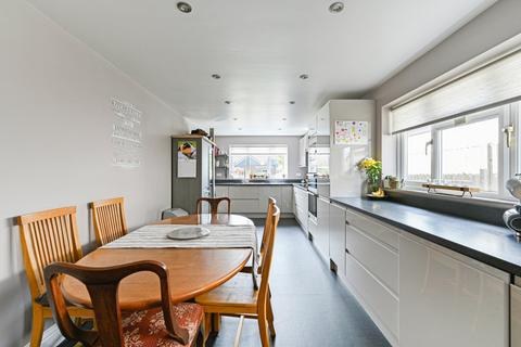4 bedroom bungalow for sale, Seaview Road, Greatstone, New Romney, Kent, TN28