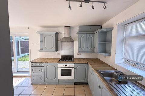 3 bedroom semi-detached house to rent, Flanderwell Lane, Rotherham, S66