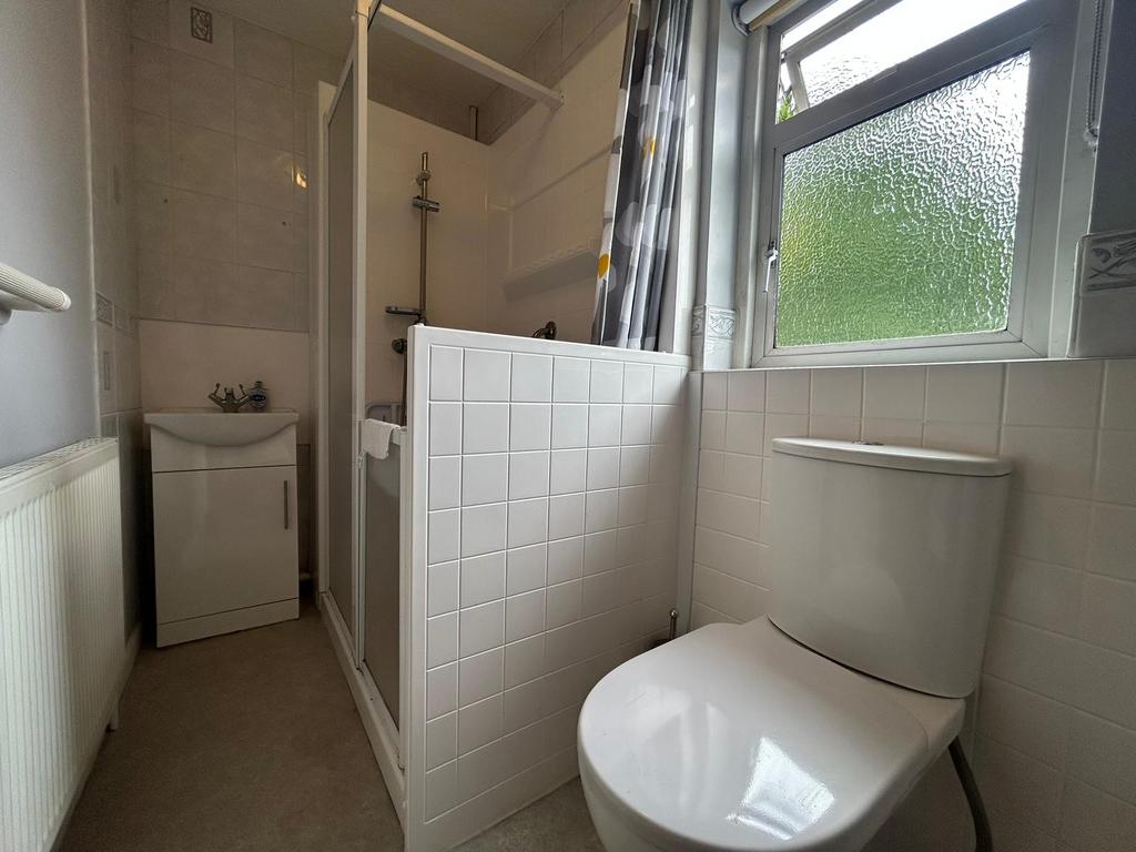 4 bedroom semi-detached house to rent - View 5