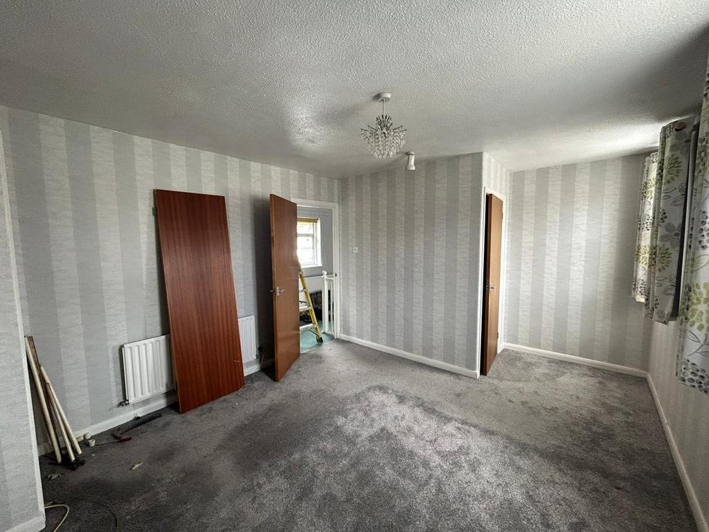 4 bedroom semi-detached house to rent - View 6