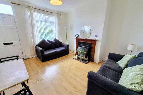 2 bedroom end of terrace house for sale, Stanmore Hill, Leeds