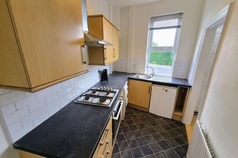 2 bedroom end of terrace house for sale, Stanmore Hill, Leeds