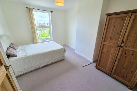 2 bedroom end of terrace house for sale, Stanmore Hill, Leeds