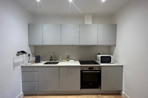 1 bedroom flat to rent, Duval House, West Drayton UB7