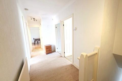 3 bedroom flat for sale, Whitfield Road, Forest Hall, Newcastle Upon Tyne