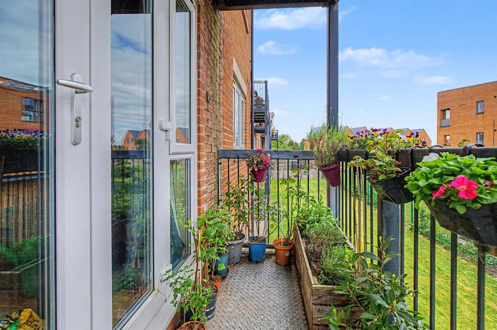 Apartment in Oxford, Cowley - View 3