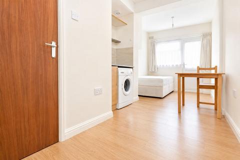 Studio to rent, Flat in Edmonton N9 - * INCLUSIVE OF ALL THE BILLS *