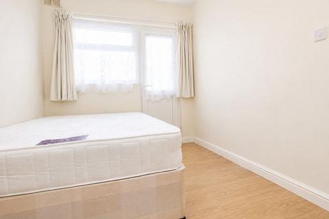 Studio to rent, Flat in Edmonton N9 - * INCLUSIVE OF ALL THE BILLS *