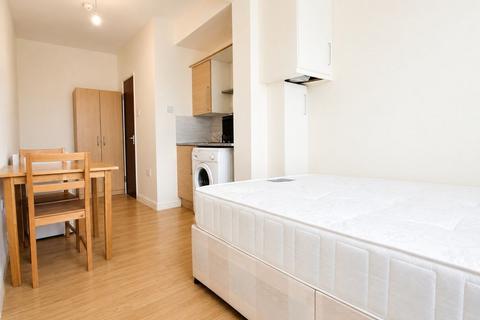 Studio to rent, Flat in Edmonton N9 - * INCLUSIVE OF ALL THE BILLS *