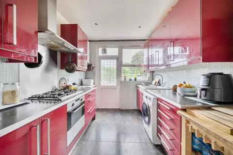 3 bedroom semi-detached house for sale - View 2
