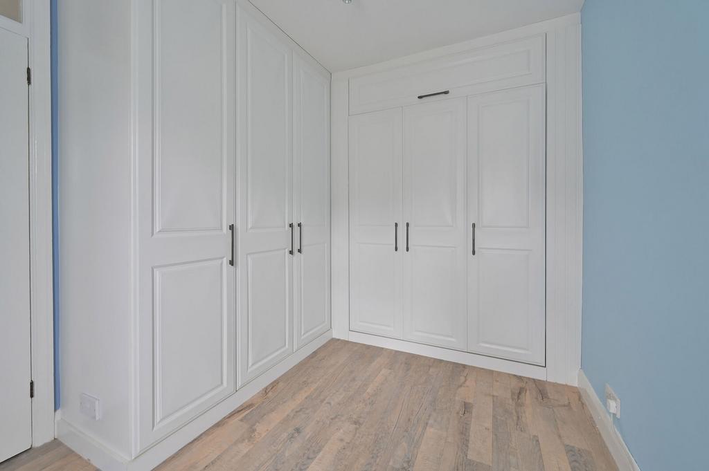 Walk-in wardrobe