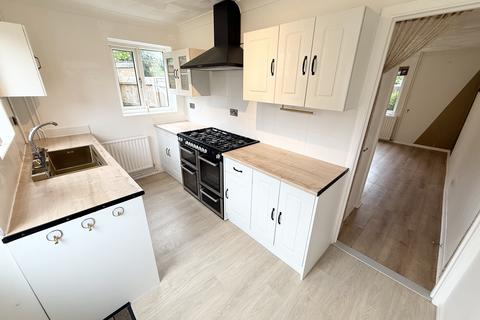 2 bedroom semi-detached house to rent, Paulsgrove, PETERBOROUGH PE2
