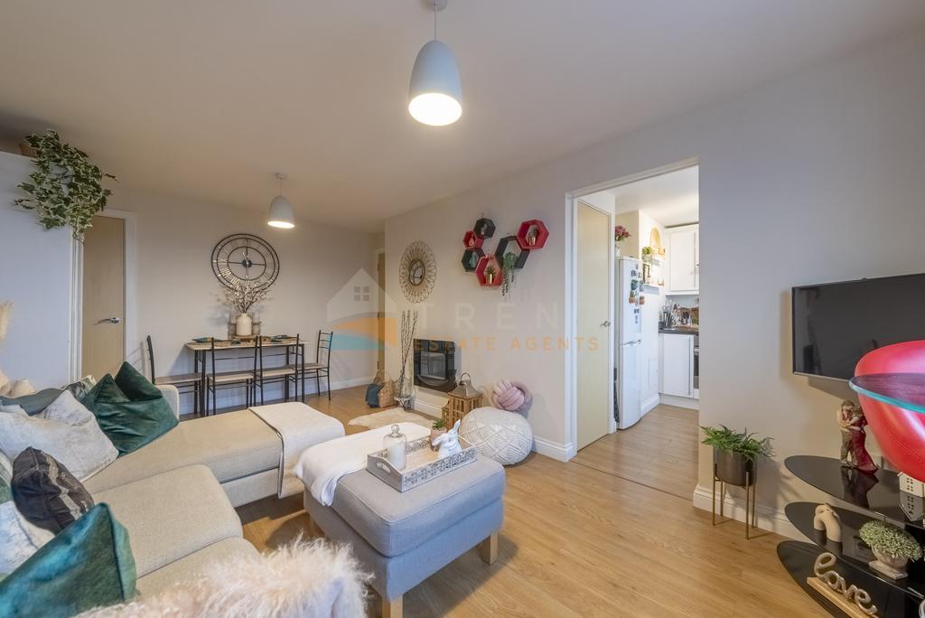 Apartment in Nottingham, Hyson Green - View 2
