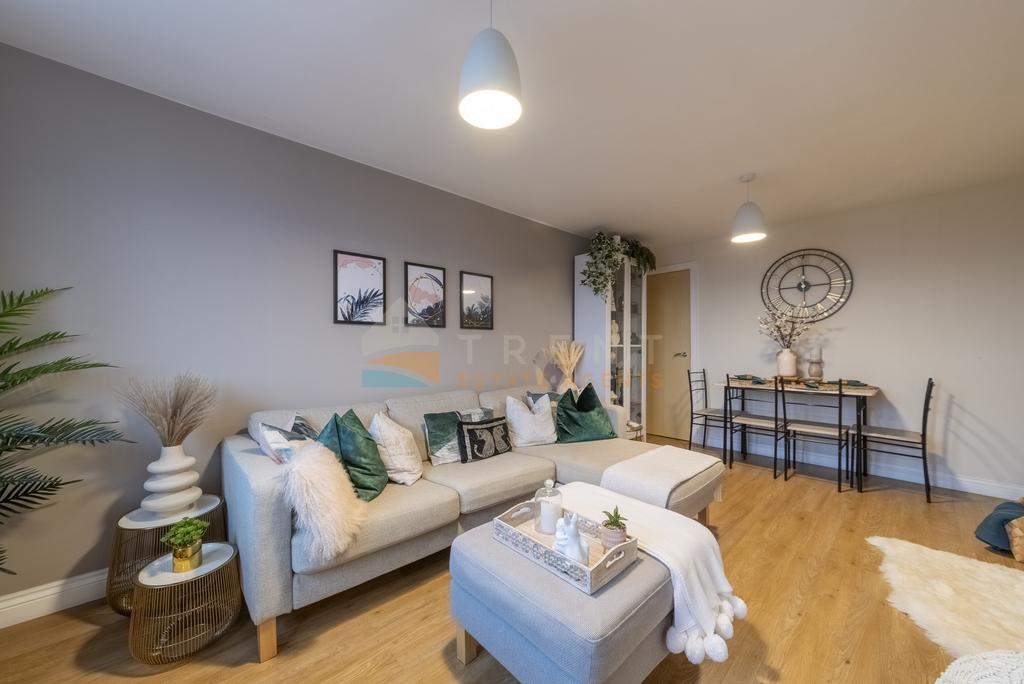 Apartment in Nottingham, Hyson Green - View 3
