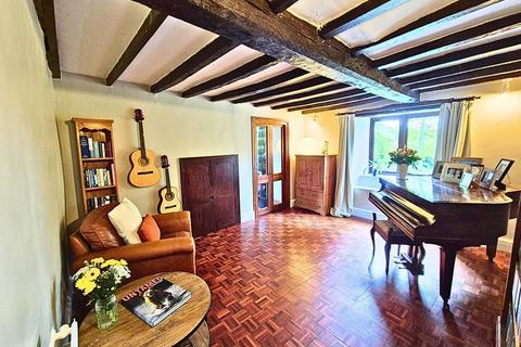 6 bedroom property with land for sale, Kingsland, Leominster, Herefordshire, HR6 9QE