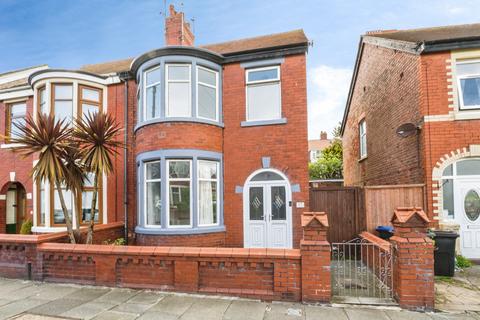 Semi-detached house - Collingwood Avenue, Blackpool, FY3