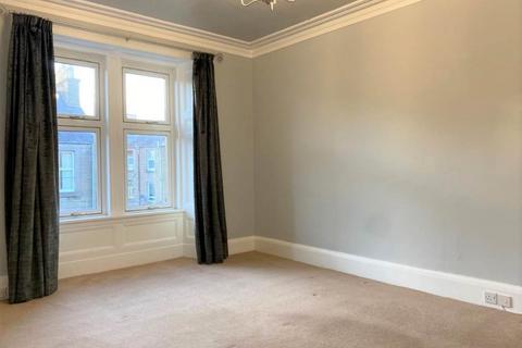 2 bedroom flat to rent, 43H Baldovan Terrace, ,