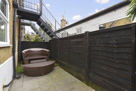 2 bedroom bungalow to rent, Quill Lane, London, SW15