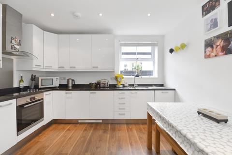 2 bedroom bungalow to rent, Quill Lane, London, SW15