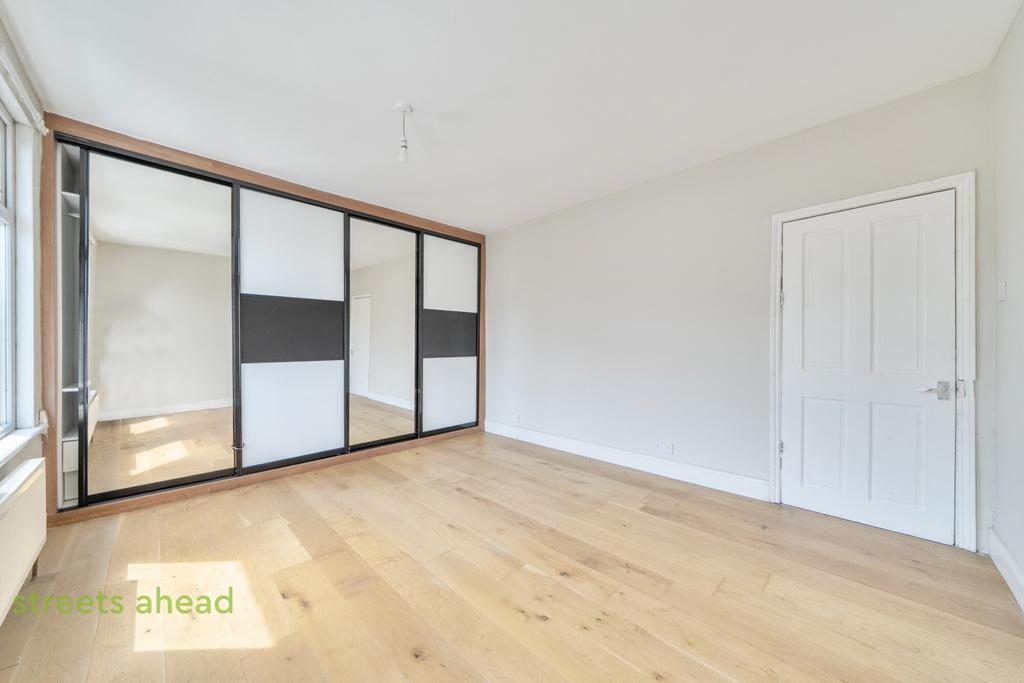 House in London, Selhurst - More