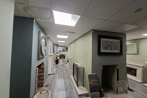Retail property (high street) to rent, 9 Finkle St Doncaster DN8 5DE