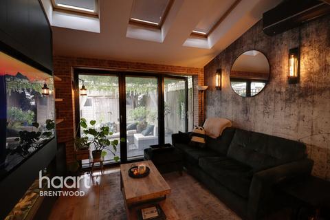 Regency Court, Brentwood