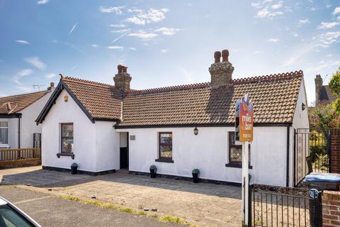 3 bedroom bungalow for sale, Cliftonville Avenue, Ramsgate, Kent, CT12