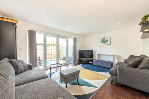 2 bedroom terraced house to rent, Garratt Terrace, London SW17