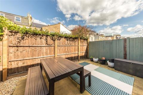 2 bedroom terraced house to rent, Garratt Terrace, London SW17