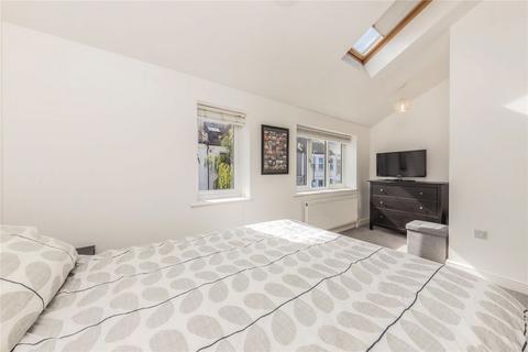 2 bedroom terraced house to rent, Garratt Terrace, London SW17