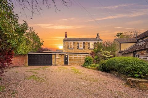 3 bedroom detached house for sale, Pontefract Road, Ackworth, WF7