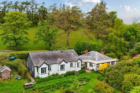 6 bedroom bungalow for sale, Llidiartywaun, Llanidloes, Powys, SY18