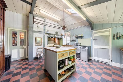 6 bedroom bungalow for sale, Llidiartywaun, Llanidloes, Powys, SY18