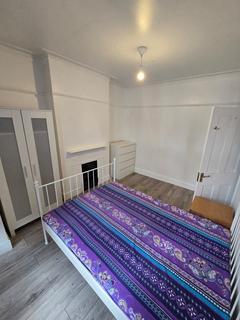 4 bedroom terraced house to rent, London SW17
