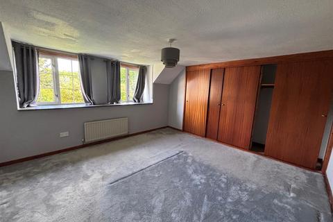 2 bedroom detached house to rent, Illand