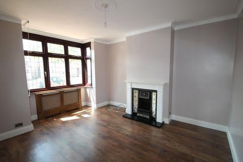 3 bedroom end of terrace house to rent, Grenfell Avenue, Hornchurch, Essex, RM12