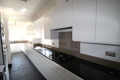 3 bedroom end of terrace house to rent, Grenfell Avenue, Hornchurch, Essex, RM12