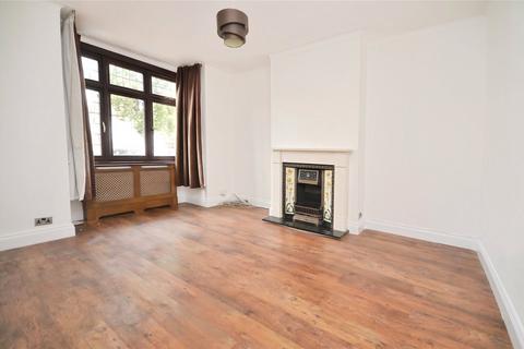 3 bedroom end of terrace house to rent, Grenfell Avenue, Hornchurch, Essex, RM12