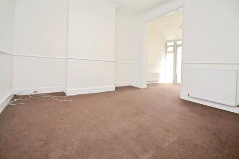 3 bedroom end of terrace house to rent, Grenfell Avenue, Hornchurch, Essex, RM12